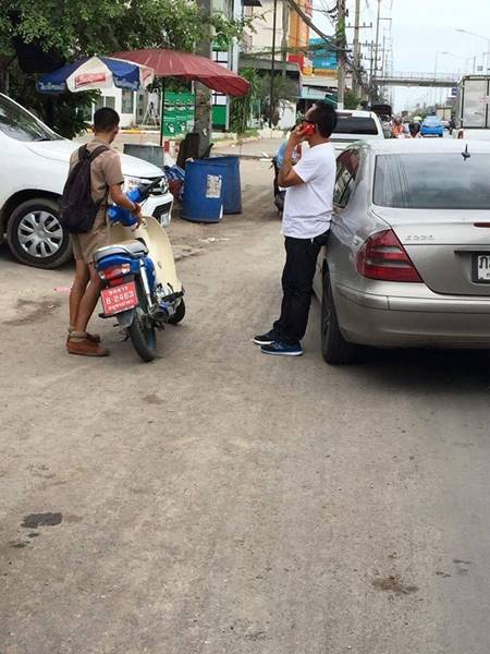 ลุงขับเบนซ์ไม่เปิดไฟเลี้ยว