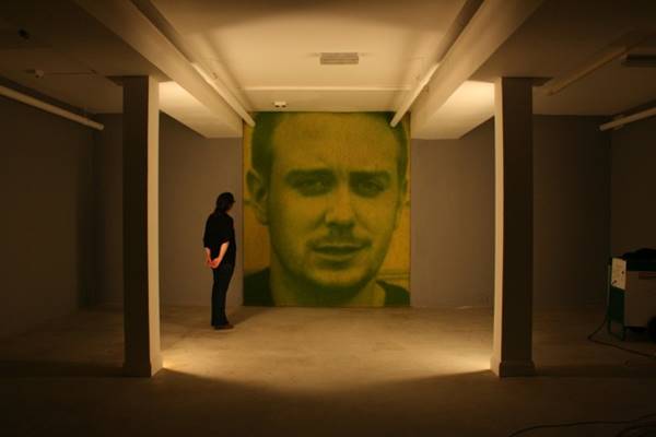 ศิลปินชาวอังกฤษรังสรรค์งานศิลปะชวนทึ่ง