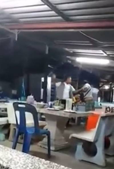 หนุ่มอาสาสมัครตื้บกะเทย