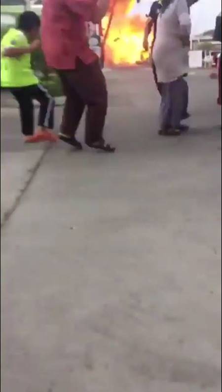 คลิปนาทีคาร์บอมบิ๊กซีปัตตานี ชาวบ้านหนีตายจ้าละหวั่น เจ็บอื้อ-รถพังนับร้อย