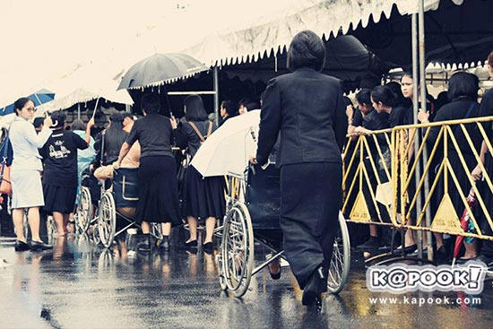 กราบพระบรมศพ