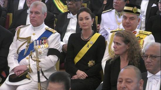 ประมวลภาพพระราชวงศ์-ผู้นำ ต่างประเทศ เข้าร่วมพระราชพิธีถวายพระเพลิงพระบรมศพ