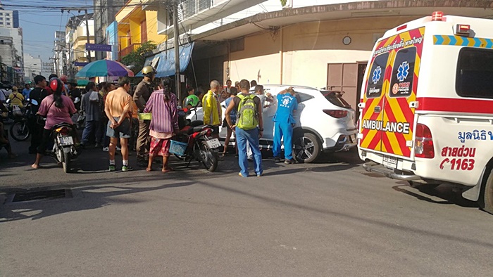 เด็กติดในรถ