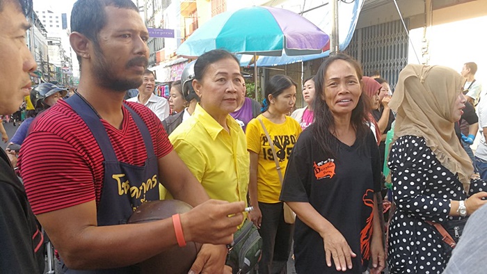 เด็กติดในรถ