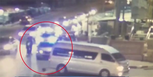 ป้องกันตัว หรือขาดสติ  ชอตต่อชอต...แกะคลิปเหตุการณ์วิศวกรยิงโจ๋ดับ 