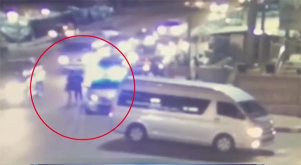 ป้องกันตัว หรือขาดสติ  ชอตต่อชอต...แกะคลิปเหตุการณ์วิศวกรยิงโจ๋ดับ 