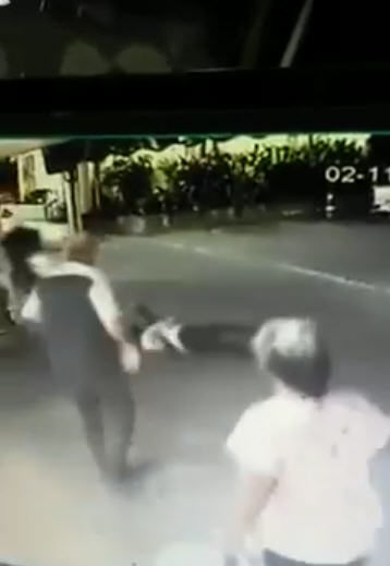  โจรกระชากกระเป๋าแม่อุ้มลูกทารก 