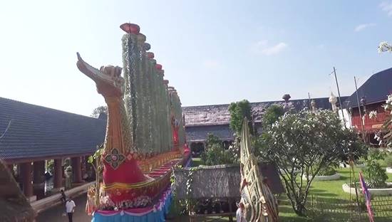 ชาวเชียงใหม่ ทำต้นเงินยักษ์มูลค่ากว่า 10 ล้าน ทอดกฐินวัดดัง