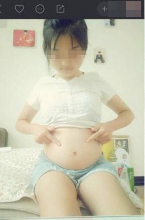 ช็อก ! คุณแม่วัยใส 14-16 ปี แห่อวดพุงลงโซเชียลจีน