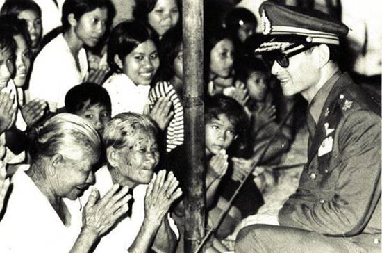 เปิดบันทึกแห่งความทรงจำ...เมื่อครั้งรถพุ่งชนรถยนต์พระที่นั่ง ร.9