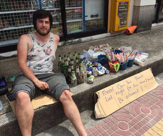 โพสต์รูปรณรงค์เก็บขยะในทะเล