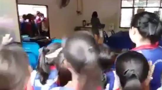 นักเรียนประท้วง