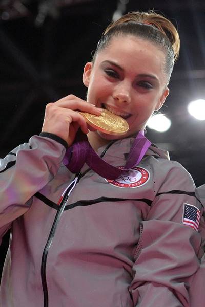 นักยิมนาสติกสาวเจ้าของเหรียญทองโอลิมปิก