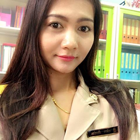 เปิดใจสาวอุ้มท้องรอถวายดอกไม้จันทน์ ร.9
