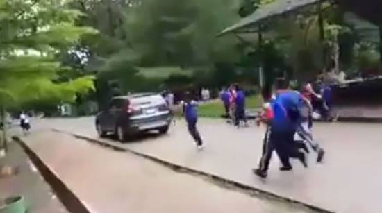 นักเรียนประท้วง