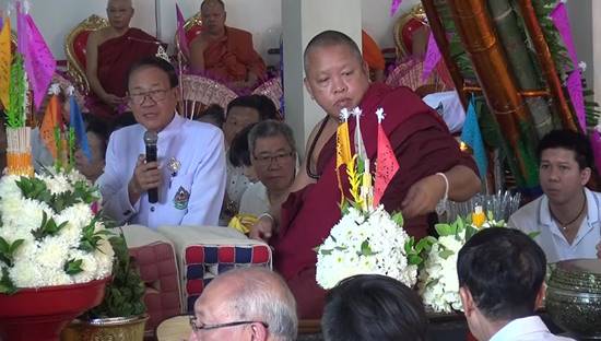 ชาวเชียงใหม่ ทำต้นเงินยักษ์มูลค่ากว่า 10 ล้าน ทอดกฐินวัดดัง