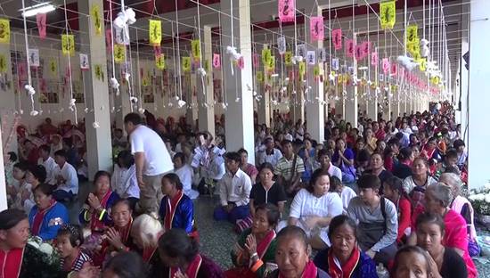 ชาวเชียงใหม่ ทำต้นเงินยักษ์มูลค่ากว่า 10 ล้าน ทอดกฐินวัดดัง