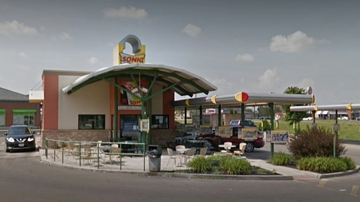 พนักงานลาออก