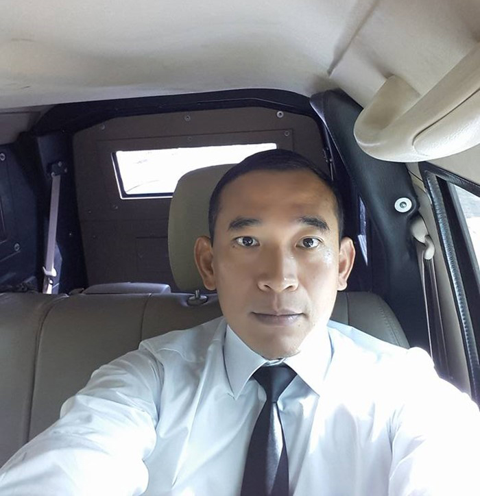 คณากร เพียรชนะ