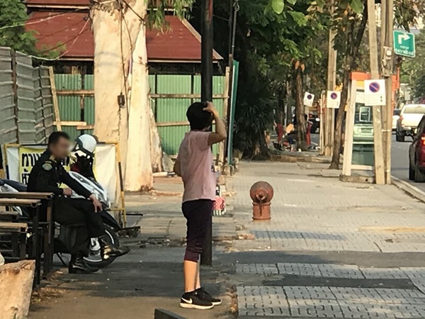 ป้าทุบรถ