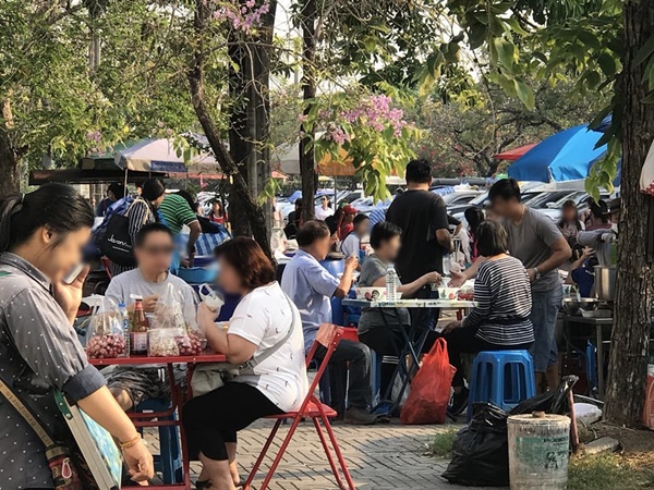 ป้าทุบรถ