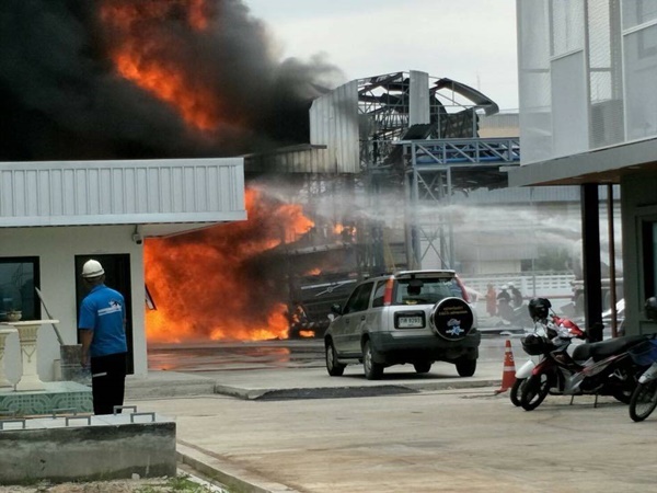 รถพ่วงระเบิดไฟลุก