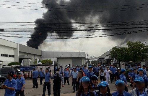 รถพ่วงระเบิดไฟลุก