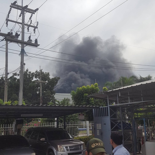 รถพ่วงระเบิดไฟลุก