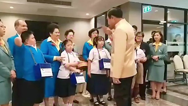 นายกเป็นคนตลก