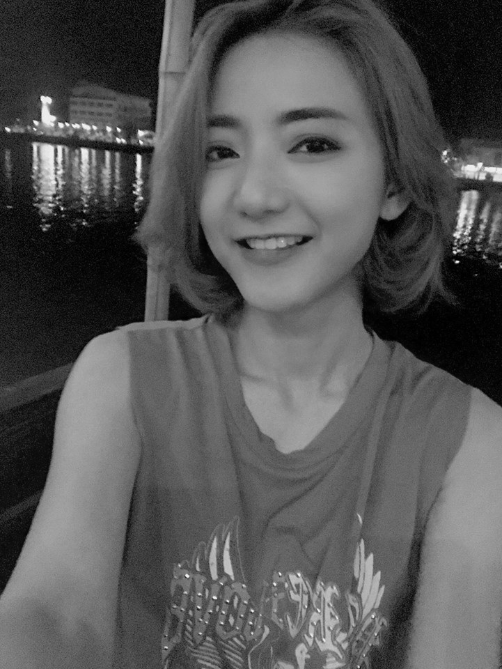 จุดไฟเผาตัวเอง