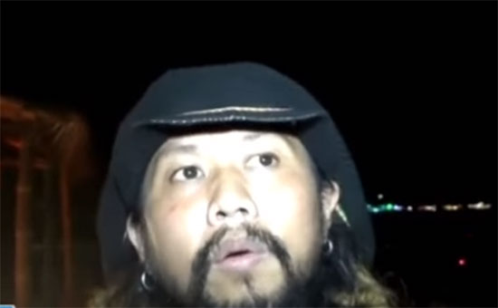 หนุ่มควบเจ็ทสกี ฝ่าคลื่นยักษ์ลมแรง ช่วยชีวิต 3 นักท่องเที่ยว