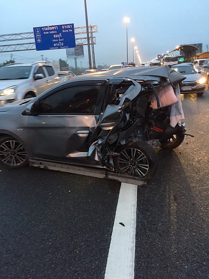 ฟอร์ดแซงซ้ายอัดท้ายเก๋ง 