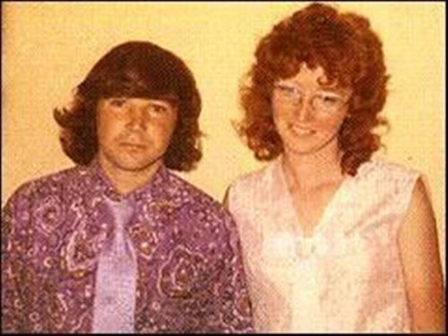 เปิดคดีสยอง ฆาตกรหญิงโหดฆ่าตัดคอ-ถลกหนังสามี ต้มทำอาหารให้ลูกกิน