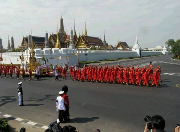 ลักพระศพ