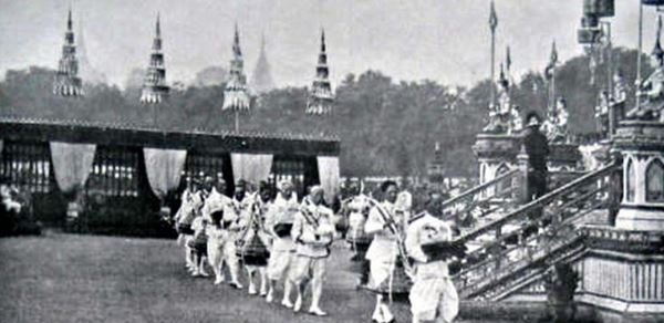 ลักพระศพ