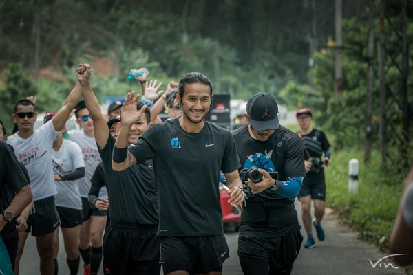 ตูน บอดี้สแลม  