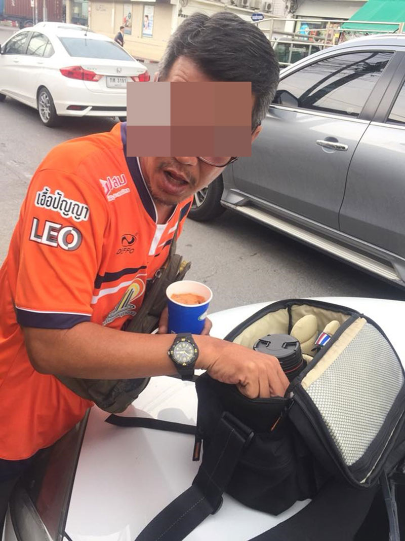 ตากล้องตกอับ