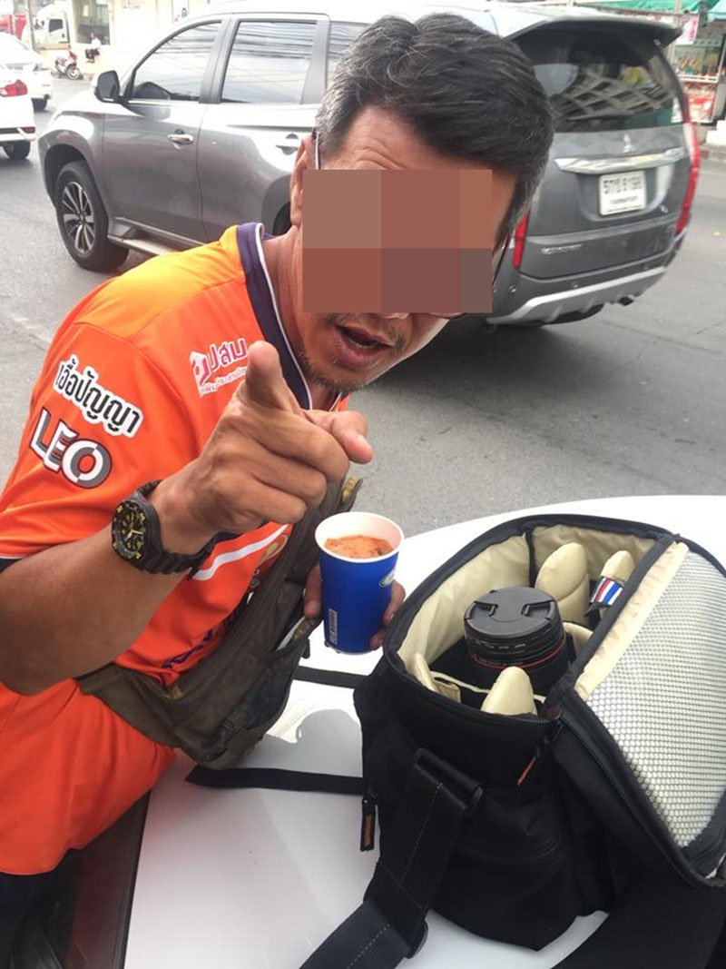 ตากล้องตกอับ