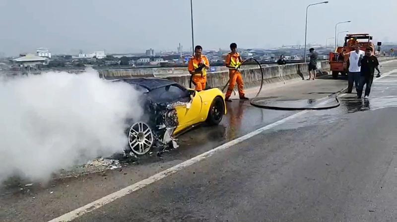 ไฟไหม้รถ