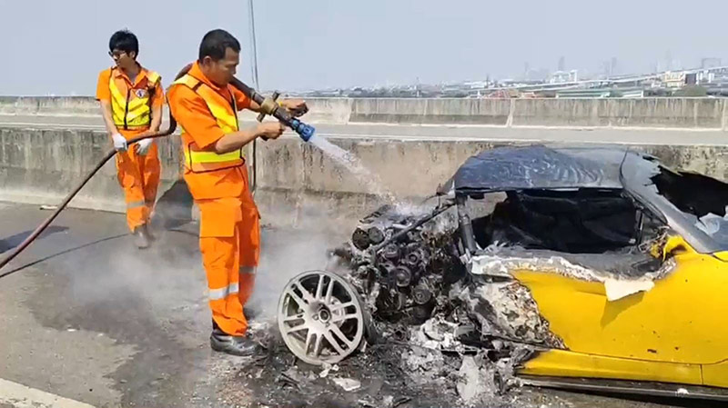 ไฟไหม้รถ