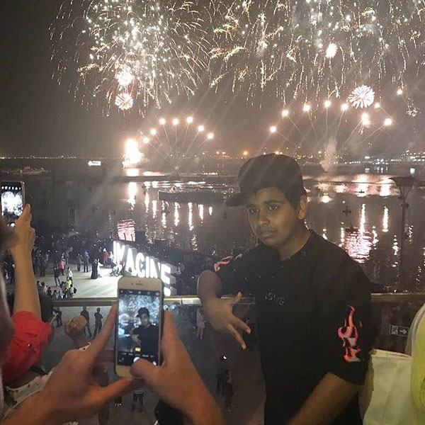 ทายาทมหาเศรษฐีดูไบ อวดโฉมเฟอร์รารี่ ลาย Louis Vuitton ทั้งคัน