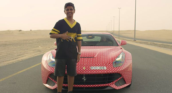 ทายาทมหาเศรษฐีดูไบ อวดโฉมเฟอร์รารี่ ลาย Louis Vuitton ทั้งคัน