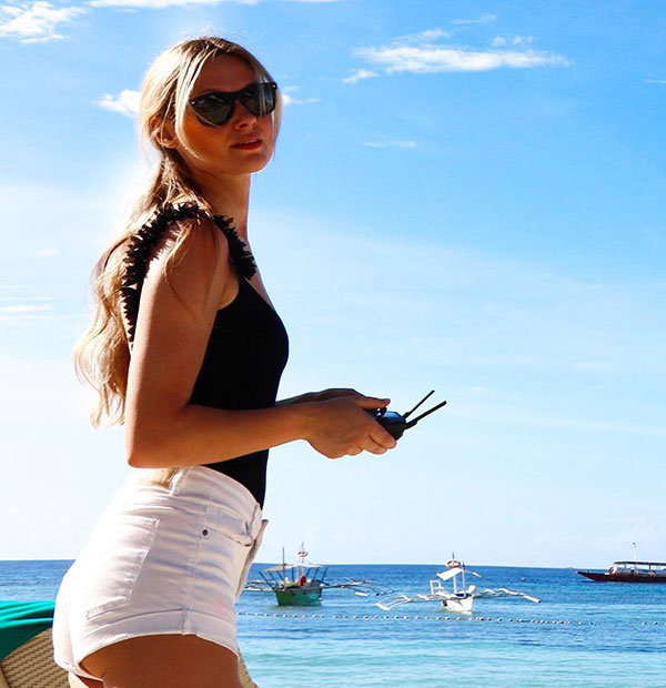 เปิดชีวิตนักบินสาวสุดเจ๋ง ได้ทำตามฝันตั้งแต่อายุเพียง 25 ปี