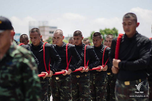 กำลังพลฝึกซ้อมฉุดชักราชรถ ในพระราชพิธีถวายพระเพลิงพระบรมศพ ร.9