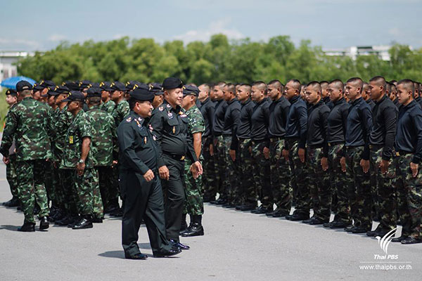 กำลังพลฝึกซ้อมฉุดชักราชรถ ในพระราชพิธีถวายพระเพลิงพระบรมศพ ร.9