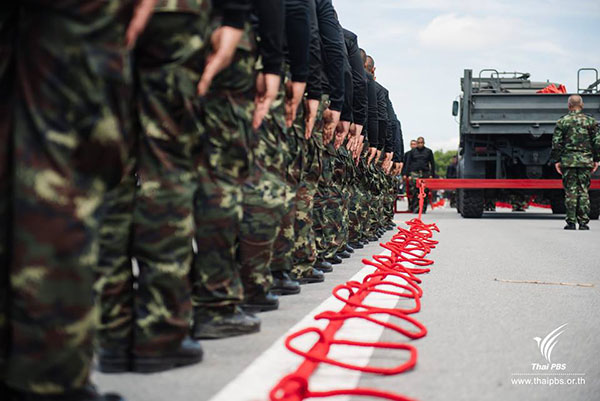กำลังพลฝึกซ้อมฉุดชักราชรถ ในพระราชพิธีถวายพระเพลิงพระบรมศพ ร.9