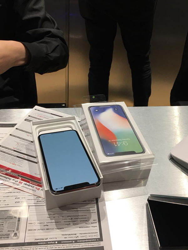 แทน วัชรินทร์ คัมแบ็ก ถือบัตรคนจนแต่อวด iPhone X