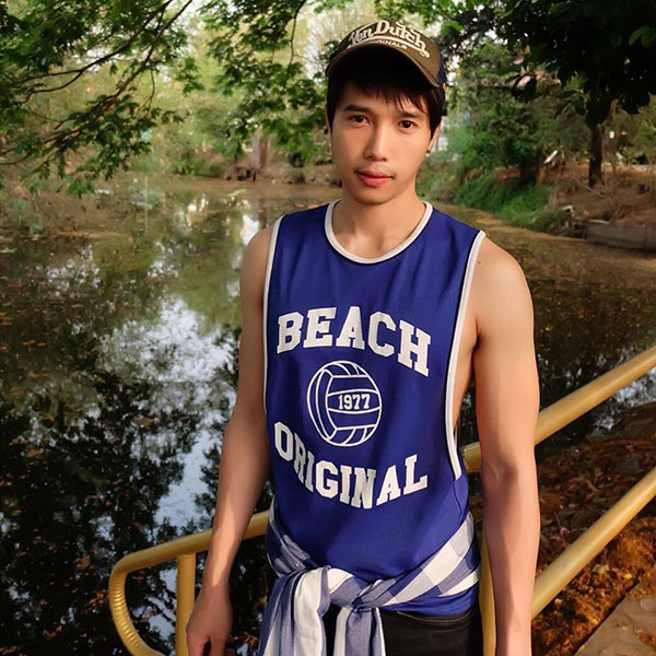 แทน วัชรินทร์ คัมแบ็ก ถือบัตรคนจนแต่อวด iPhone X