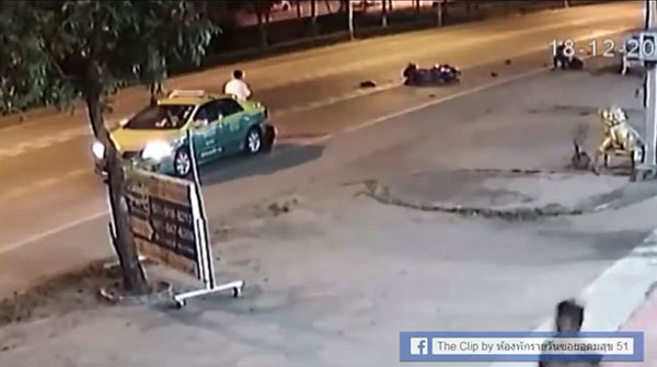 เปิดหลักฐาน นาทีโจ๋กร่างเสยแท็กซี่-ชกผู้หญิง อ้างฉุนขับแย่ แต่งานนี้แถไม่ออก