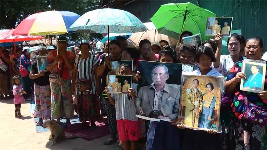 ชาวเลราไวย์ รวมตัวนั่งล้อมบ้านต้านเจ้าหน้าที่เข้ารื้อถอน รับแพ้คดีแต่ไม่มีที่ไป